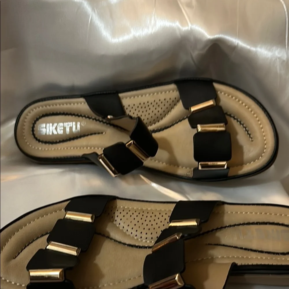 BLACK SLIDES WITH GOLD ACCENT - Picture 6 of 10